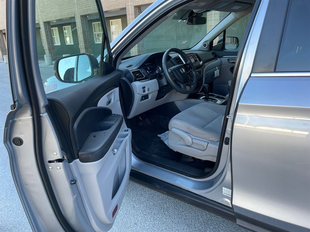 2020 Honda Pilot LX photo