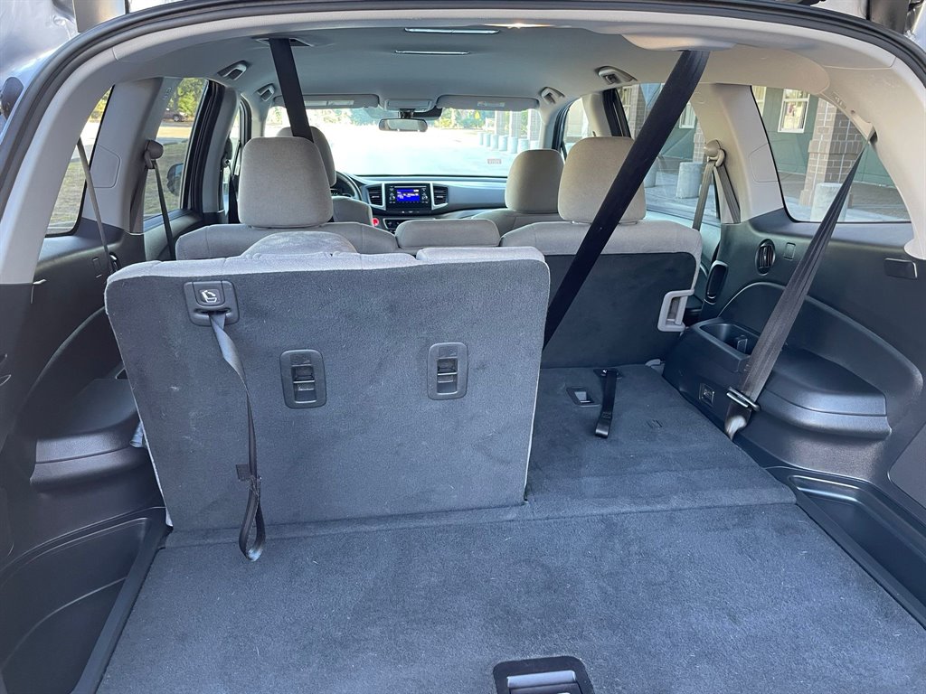 2020 Honda Pilot LX photo