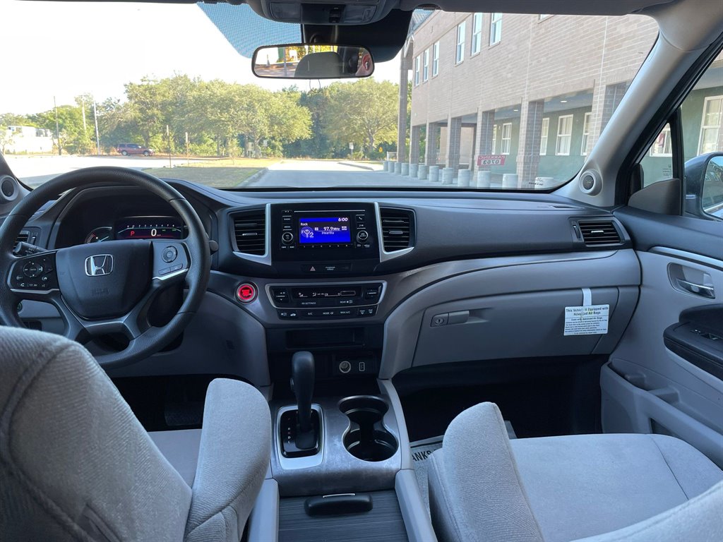 2020 Honda Pilot LX photo