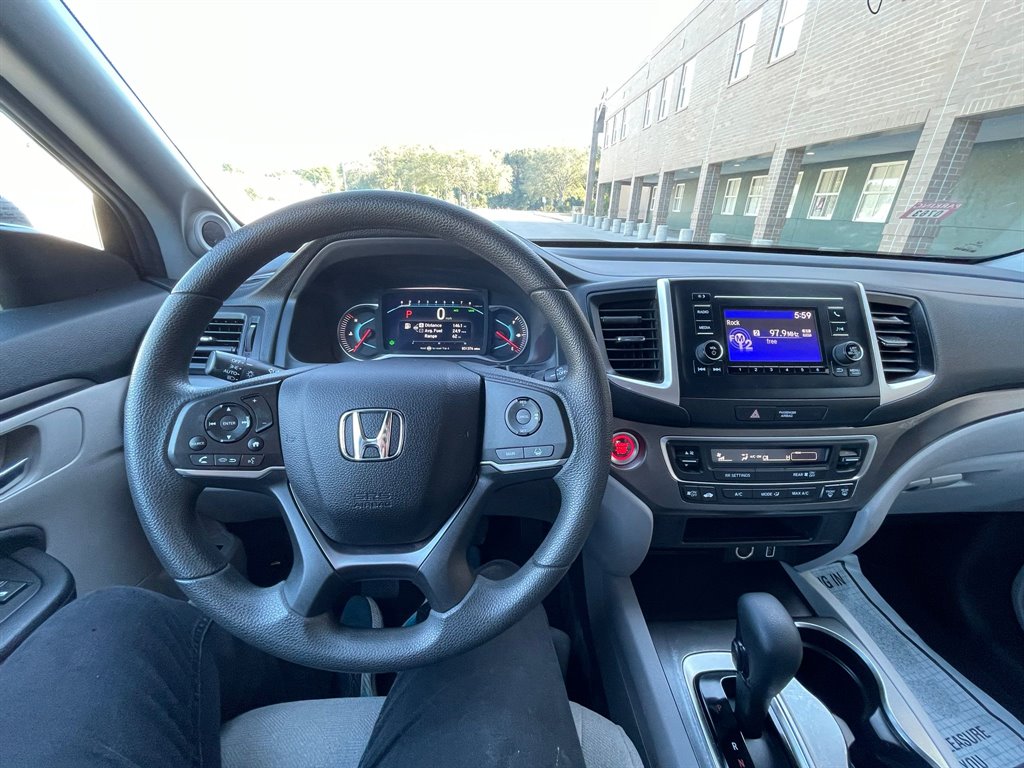 2020 Honda Pilot LX photo