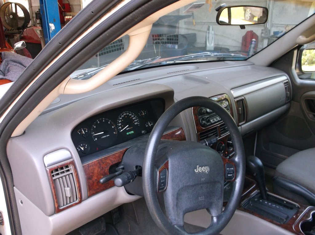 2002 Jeep Grand Cherokee Laredo photo