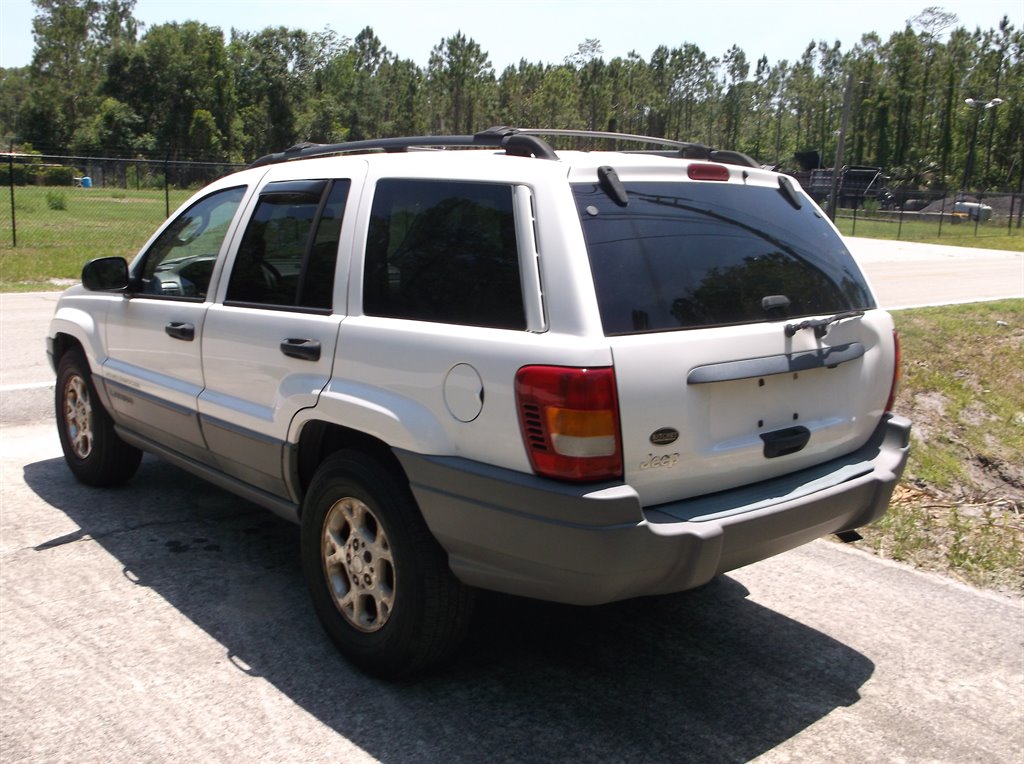 2002 Jeep Grand Cherokee Laredo photo