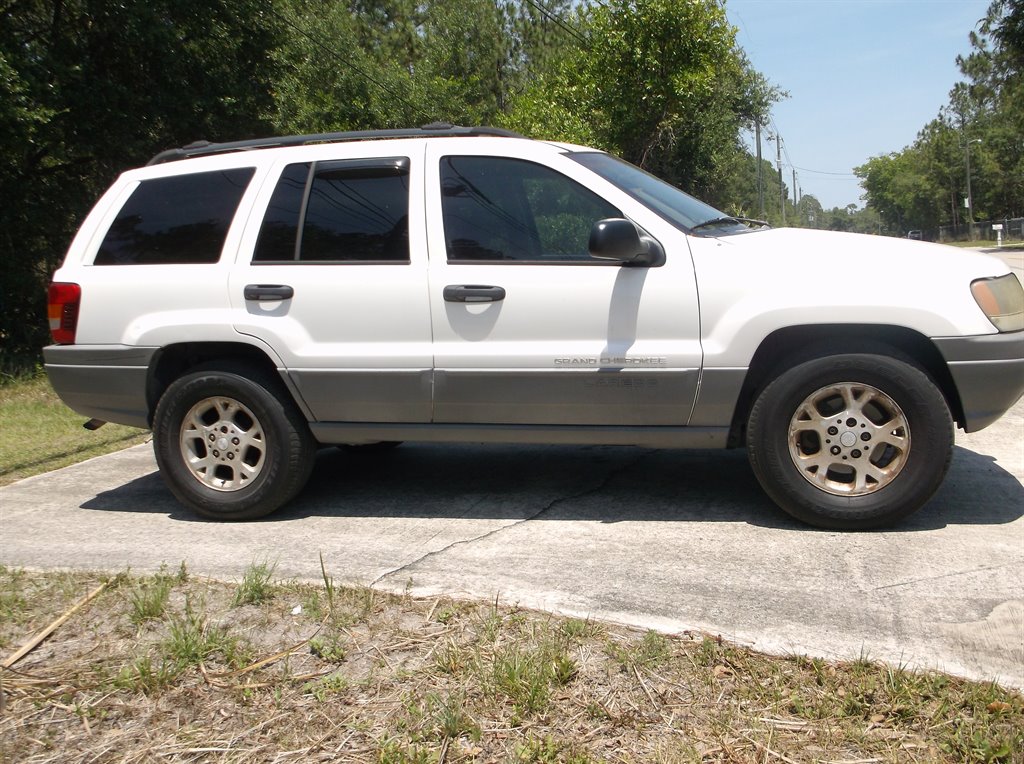 2002 Jeep Grand Cherokee Laredo photo