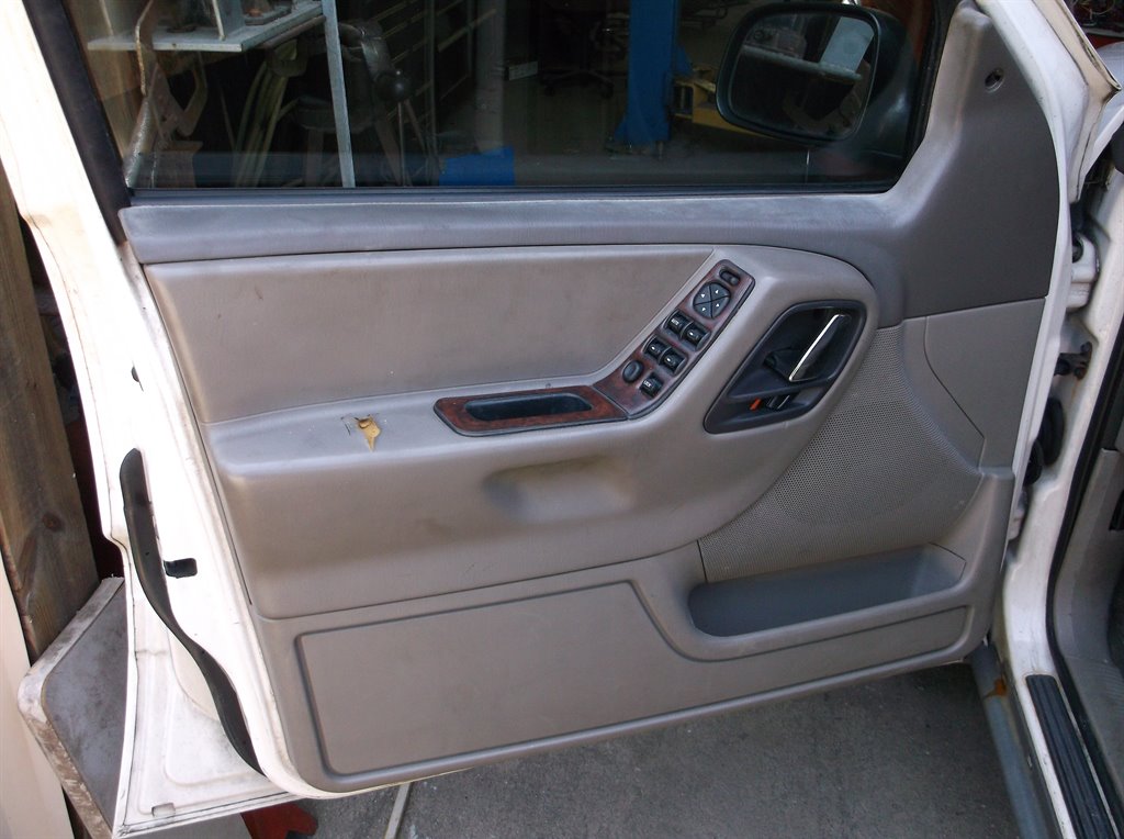 2002 Jeep Grand Cherokee Laredo photo