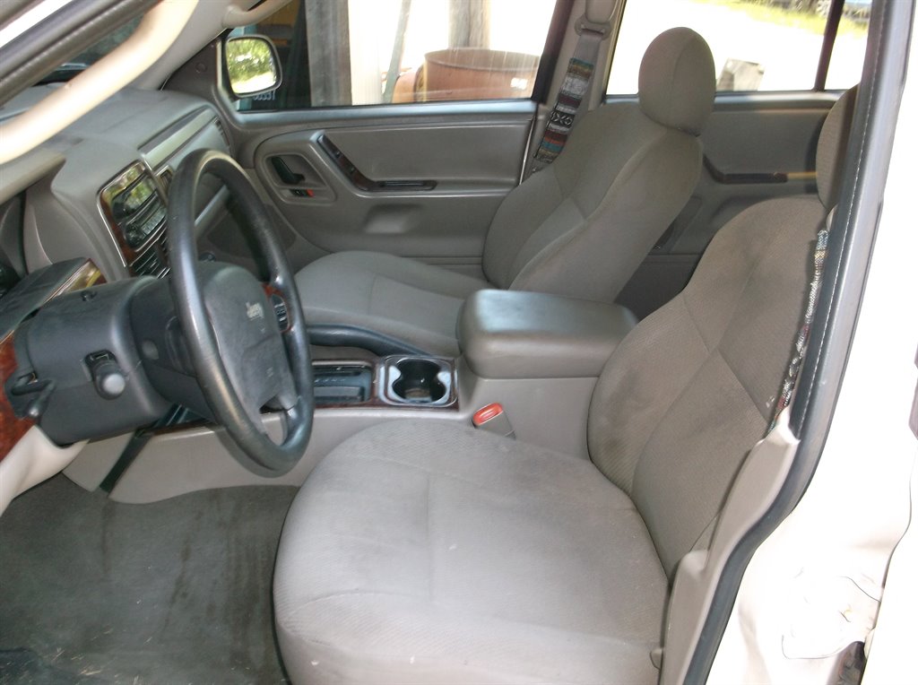 2002 Jeep Grand Cherokee Laredo photo