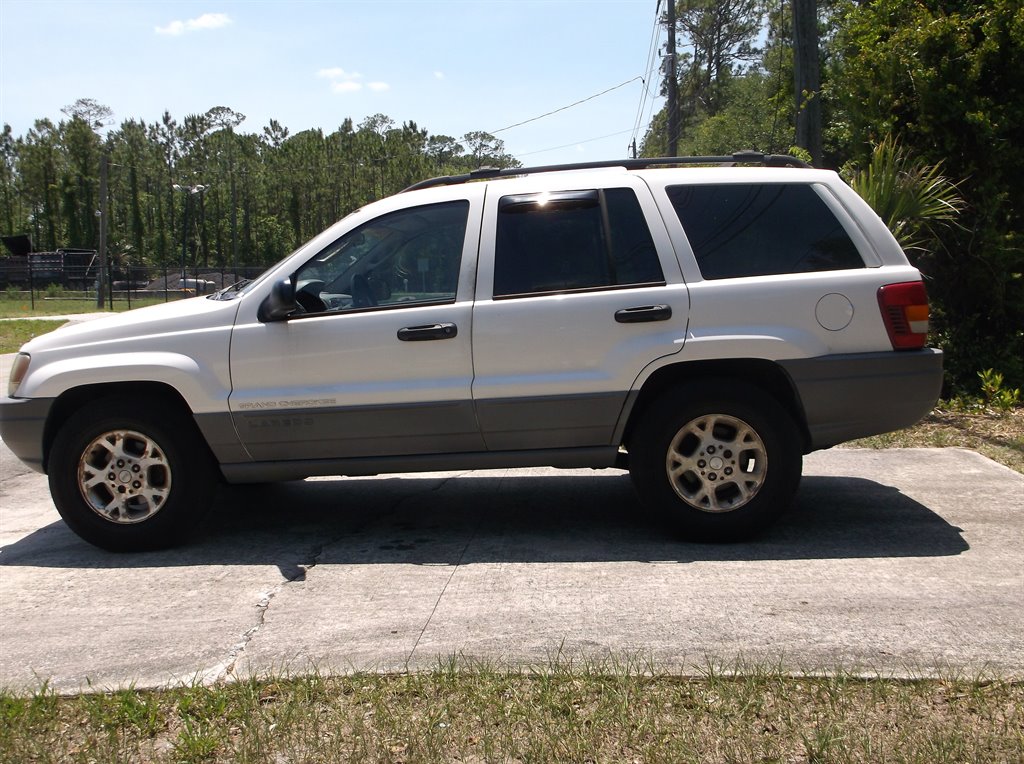 2002 Jeep Grand Cherokee Laredo photo