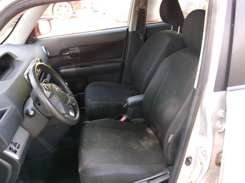 2009 Scion xB photo