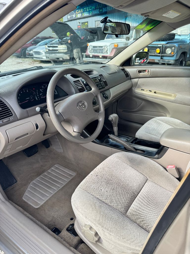 2002 Toyota Camry SE photo