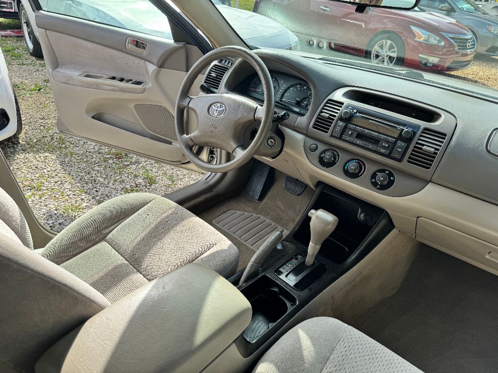2002 Toyota Camry SE photo