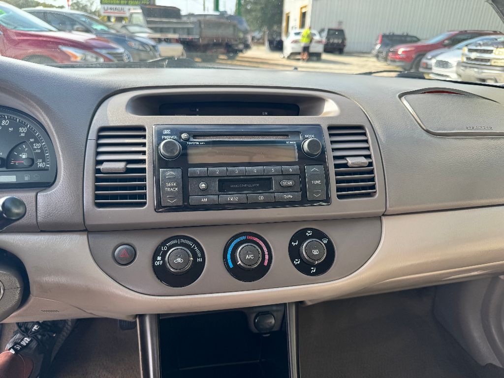 2002 Toyota Camry SE photo