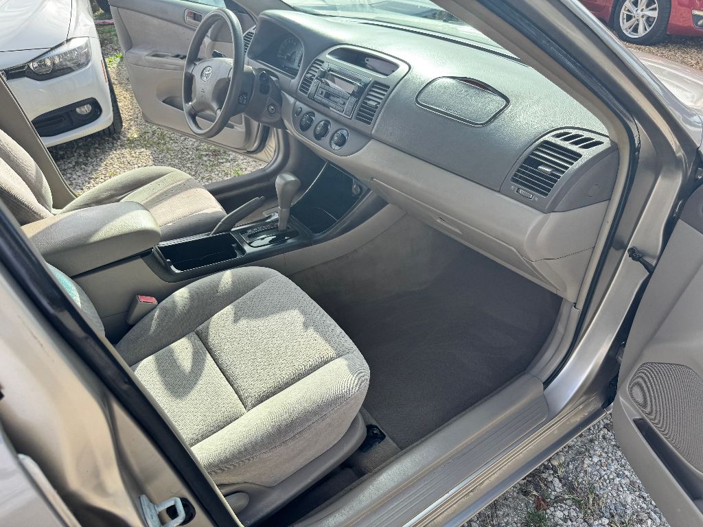 2002 Toyota Camry SE photo