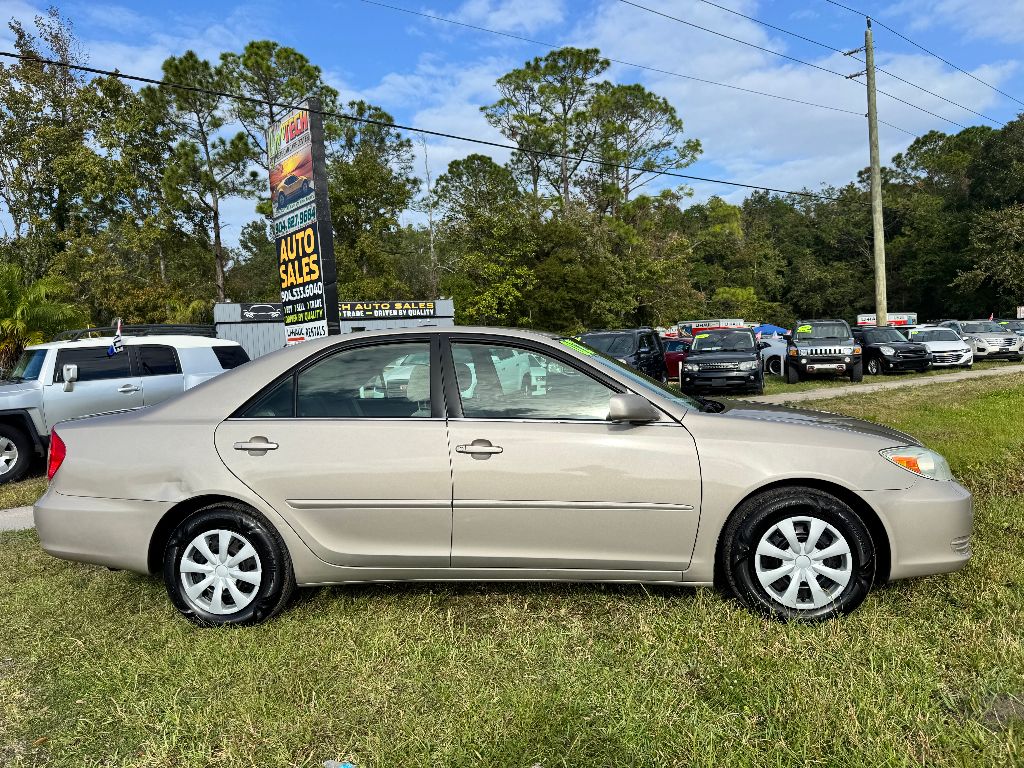 2002 Toyota Camry SE photo