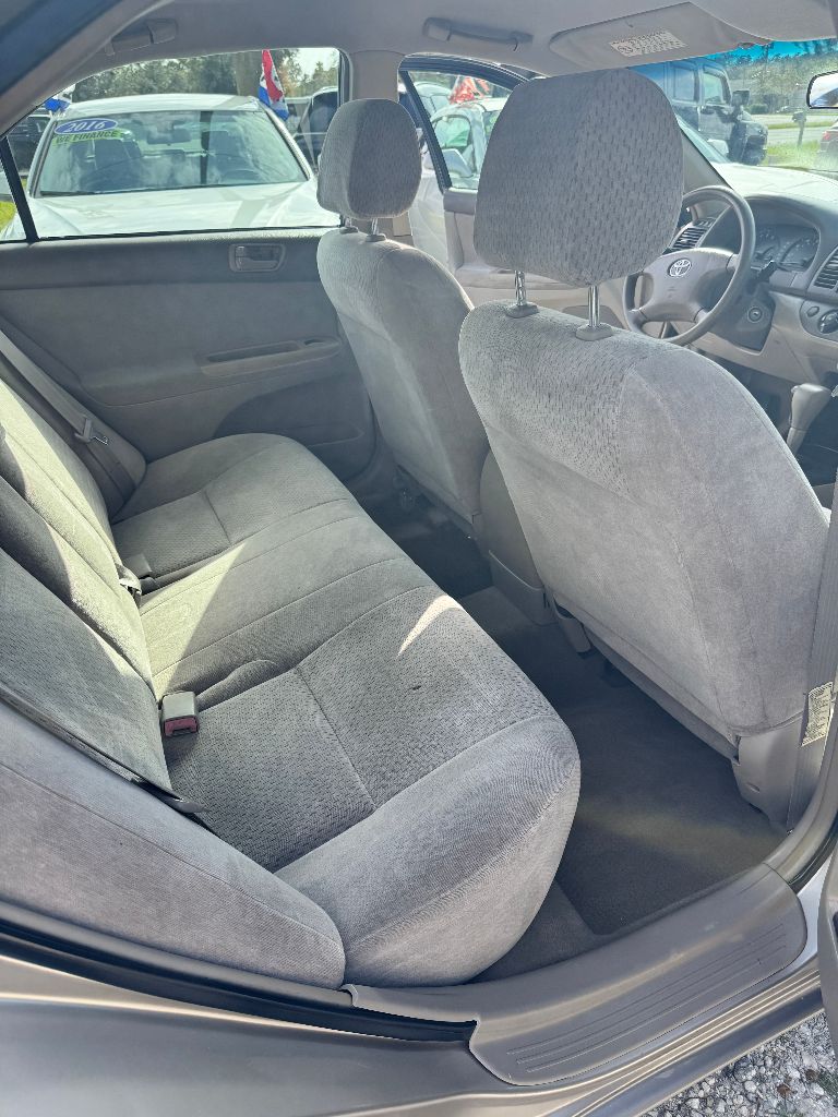 2002 Toyota Camry SE photo