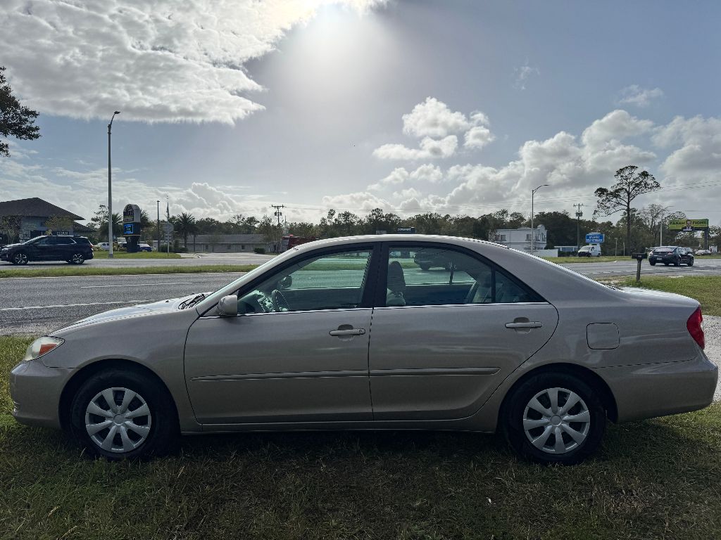 2002 Toyota Camry SE photo
