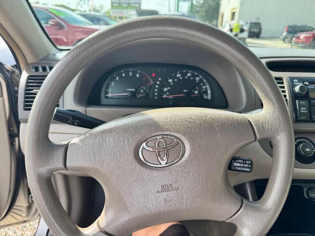 2002 Toyota Camry SE photo
