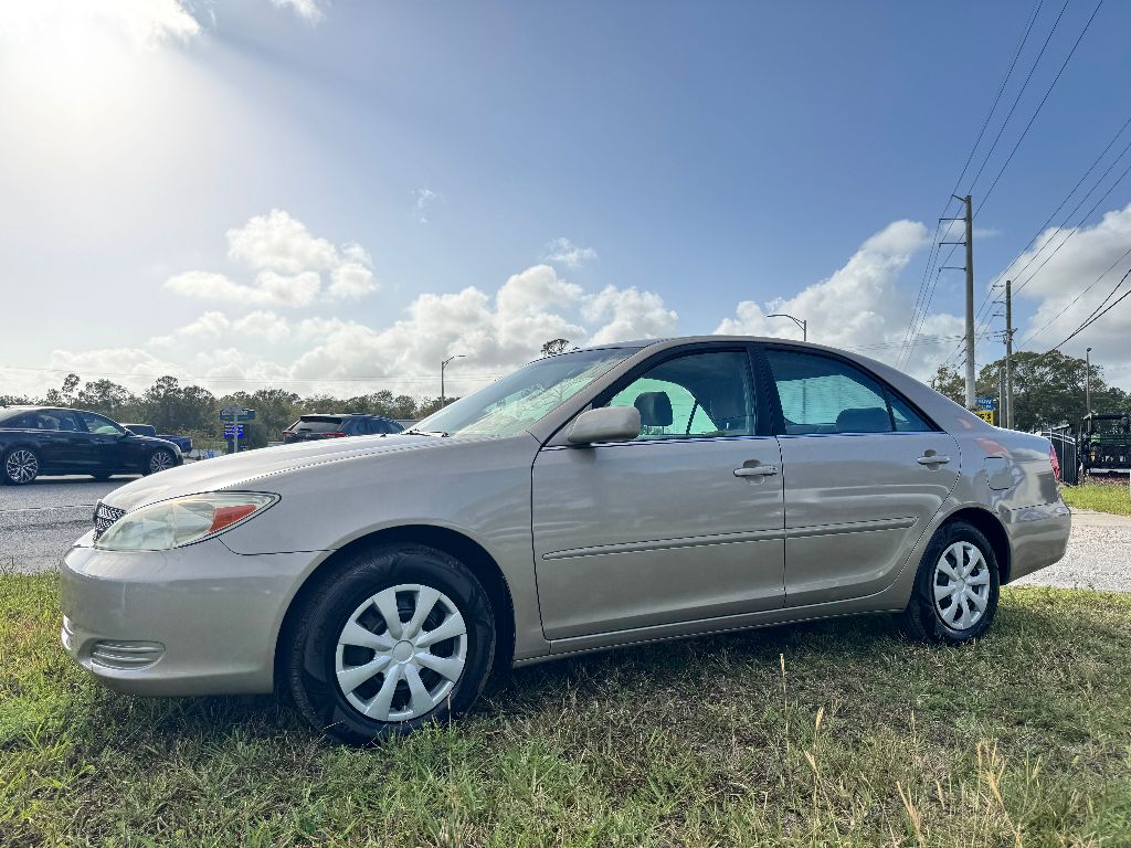 2002 Toyota Camry SE photo