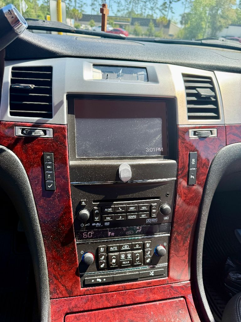 2013 Cadillac Escalade Premium photo