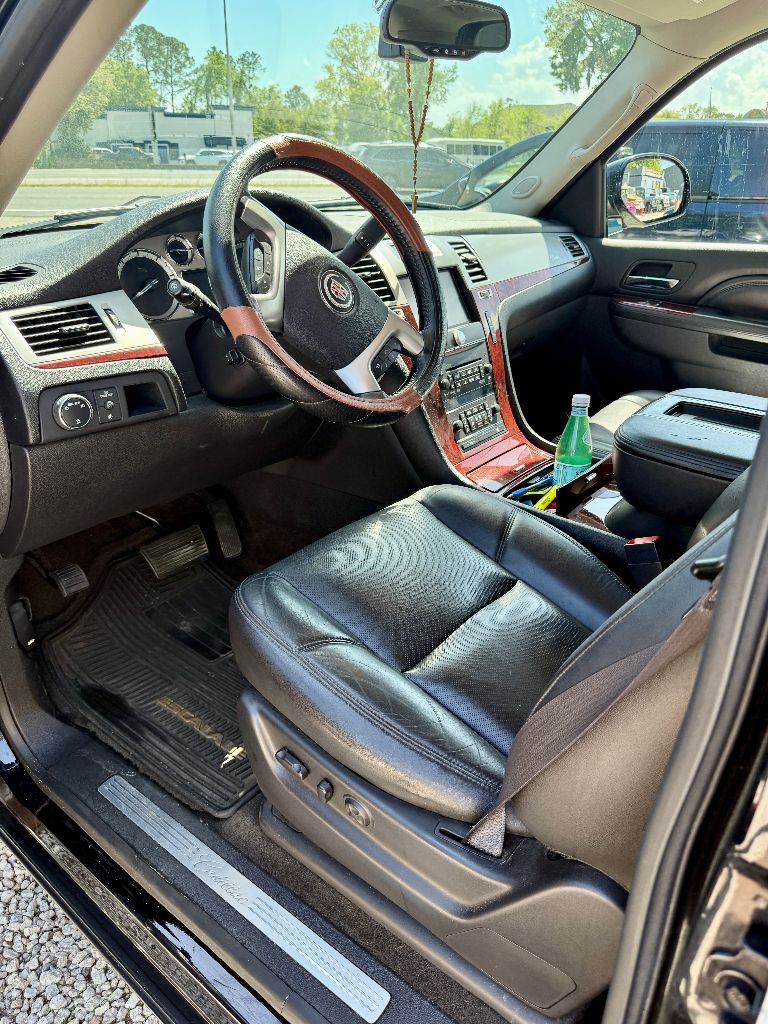 2013 Cadillac Escalade Premium photo