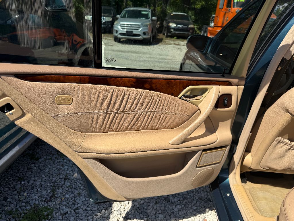 2002 Mercedes-Benz E-Class E320 photo