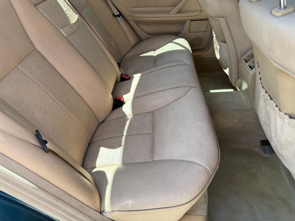 2002 Mercedes-Benz E-Class E320 photo