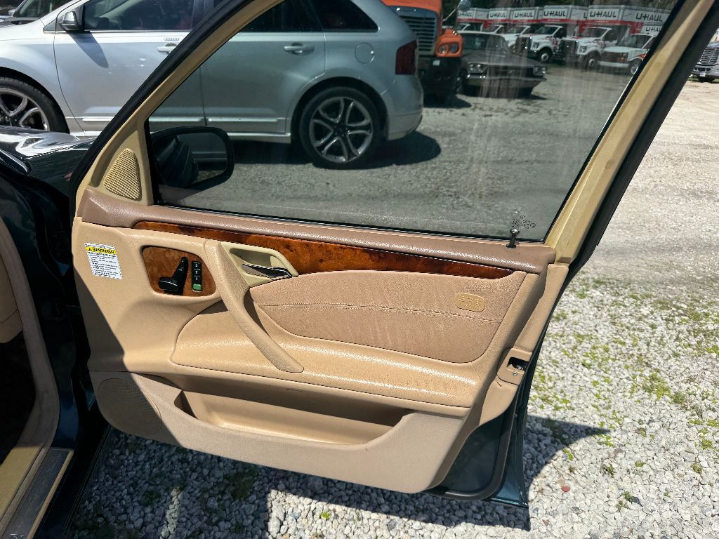 2002 Mercedes-Benz E-Class E320 photo