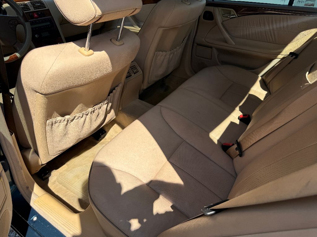 2002 Mercedes-Benz E-Class E320 photo