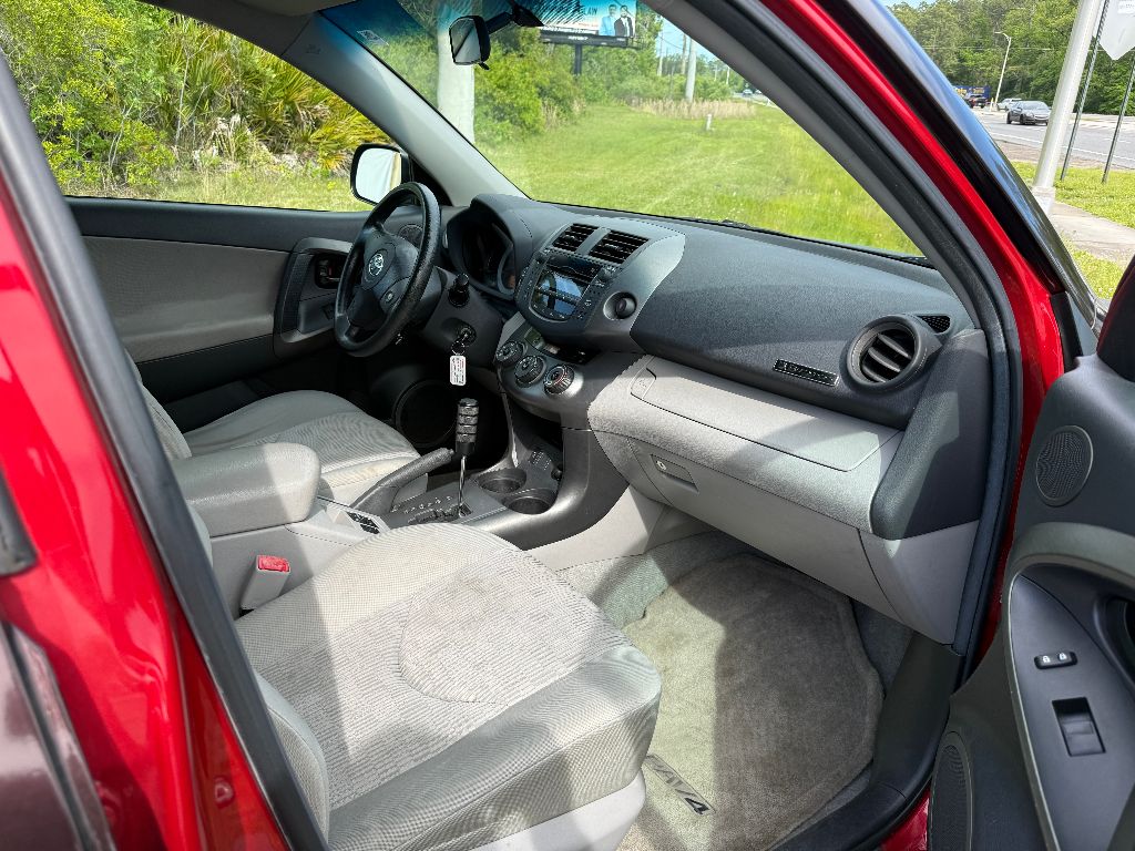 2011 Toyota RAV4 photo