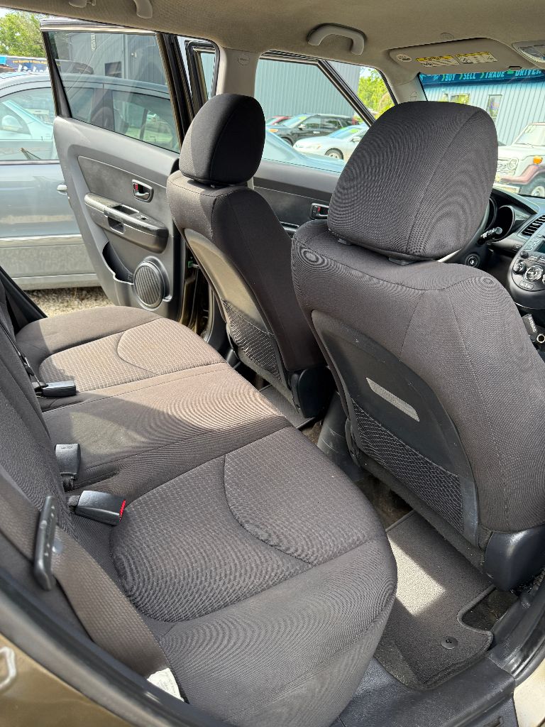 2013 Chevrolet Traverse LTZ photo