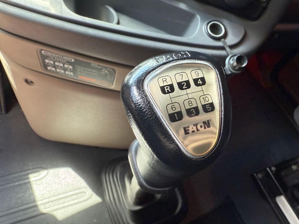 2015 Freightliner Cascadia - $16,995