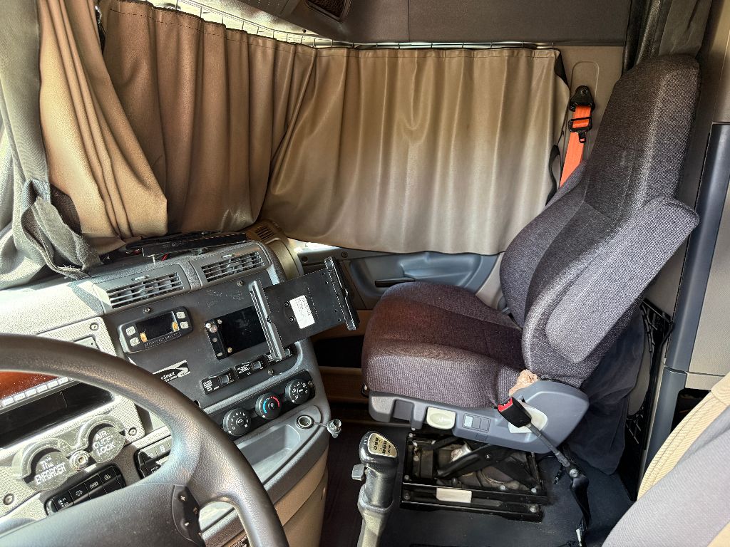 2015 Freightliner Cascadia - $16,995