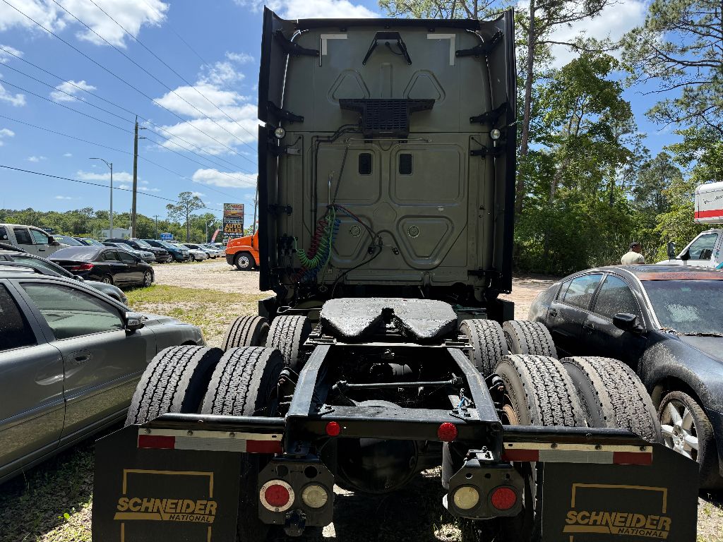2015 Freightliner Cascadia - $16,995