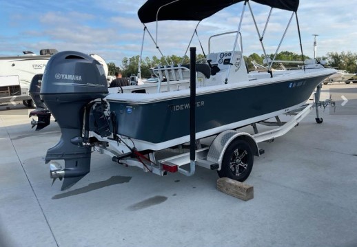 2022 TIDEWATER 1910 BAY MAX - $34,500