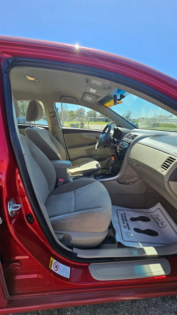 2009 Toyota Corolla LE photo