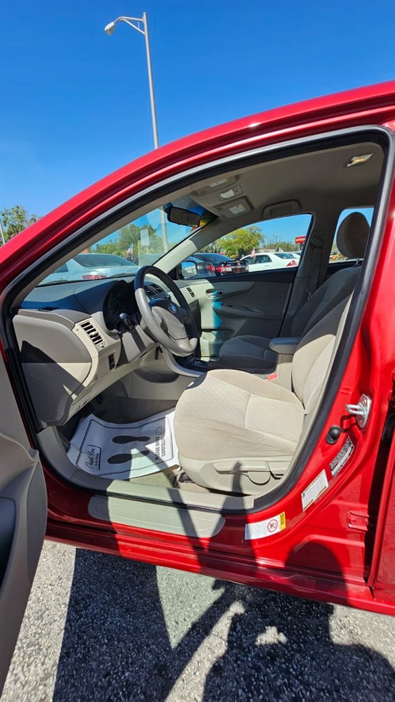 2009 Toyota Corolla LE photo