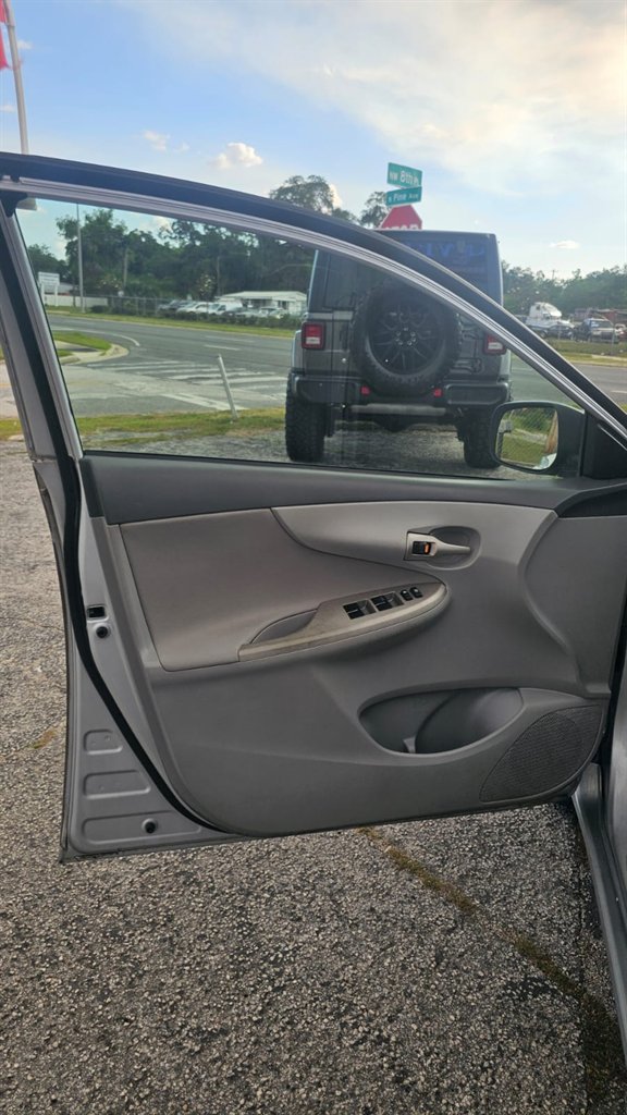 2010 Toyota Corolla photo