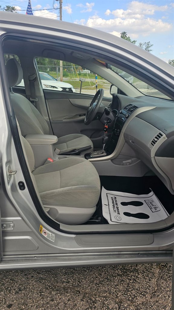 2010 Toyota Corolla photo