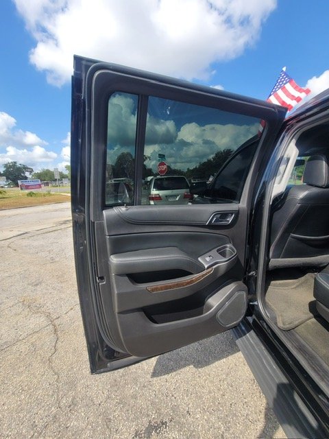2016 Chevrolet Suburban - $17,999