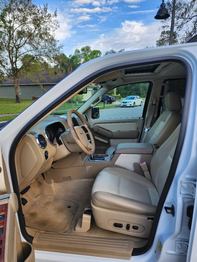 2007 Ford Explorer Eddie Bauer photo