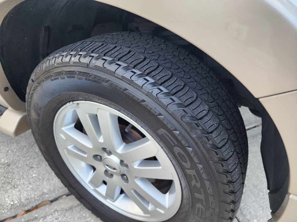 2007 Ford Explorer Eddie Bauer photo