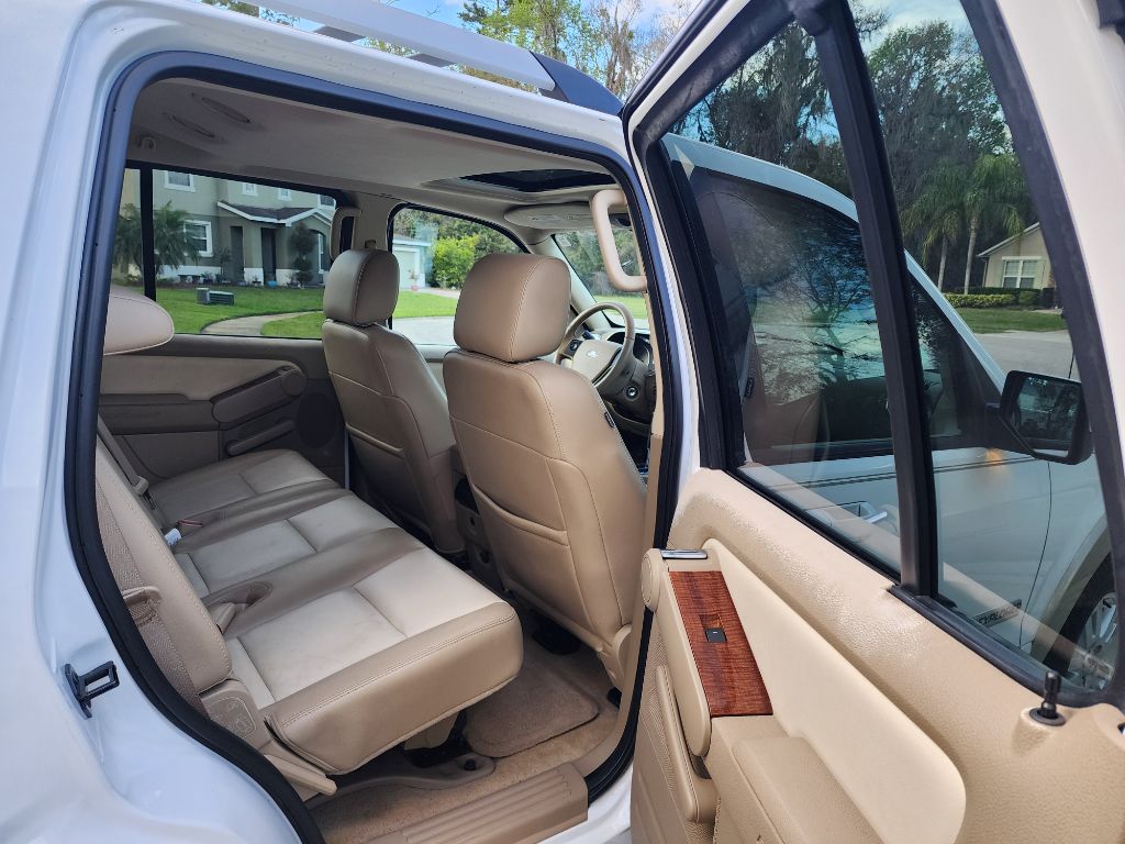 2007 Ford Explorer Eddie Bauer photo