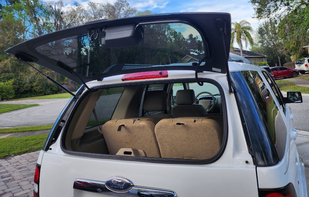 2007 Ford Explorer Eddie Bauer photo