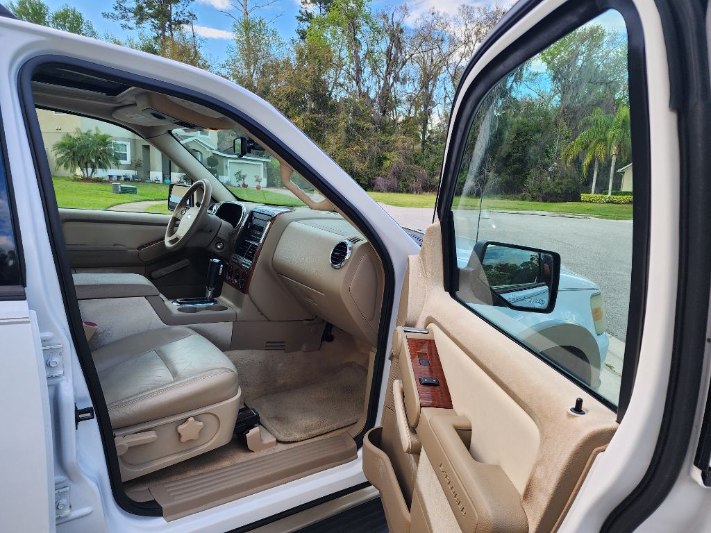 2007 Ford Explorer Eddie Bauer photo