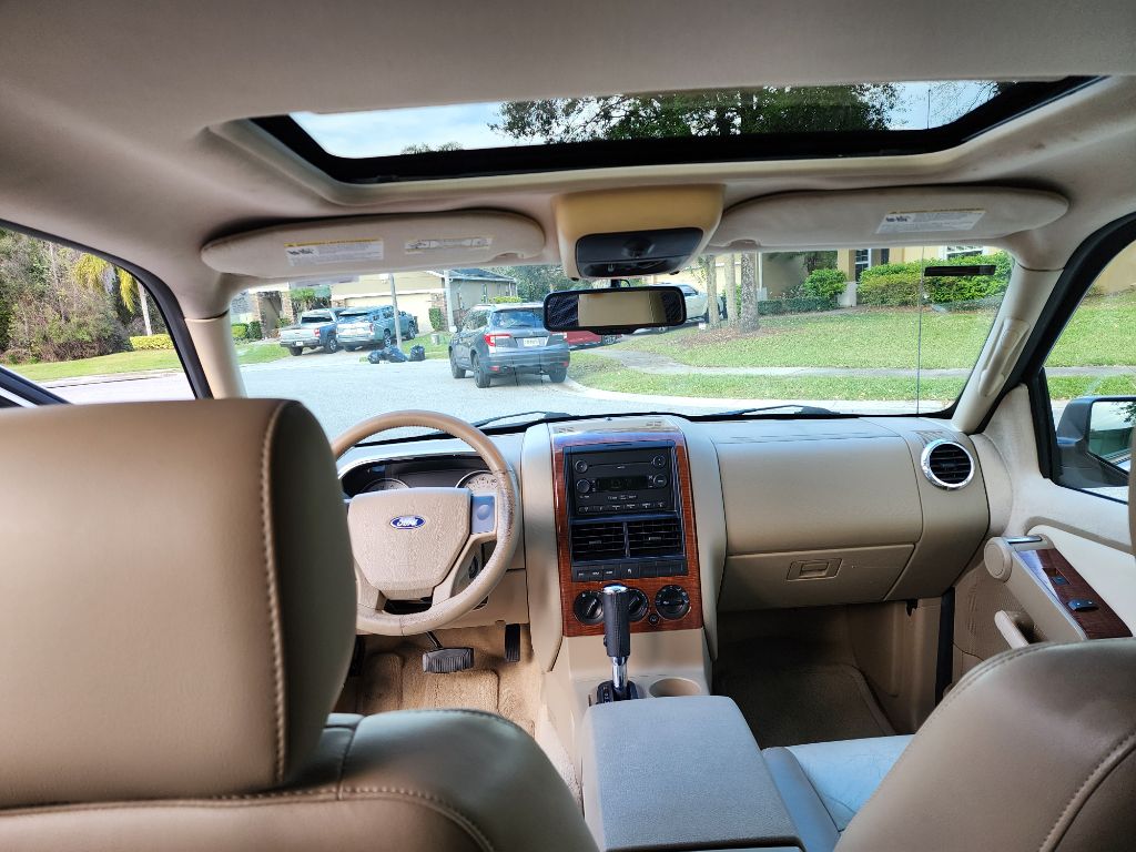 2007 Ford Explorer Eddie Bauer photo