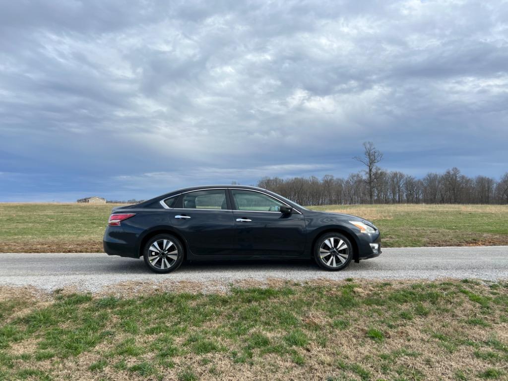2014 Nissan Altima 2.5 photo