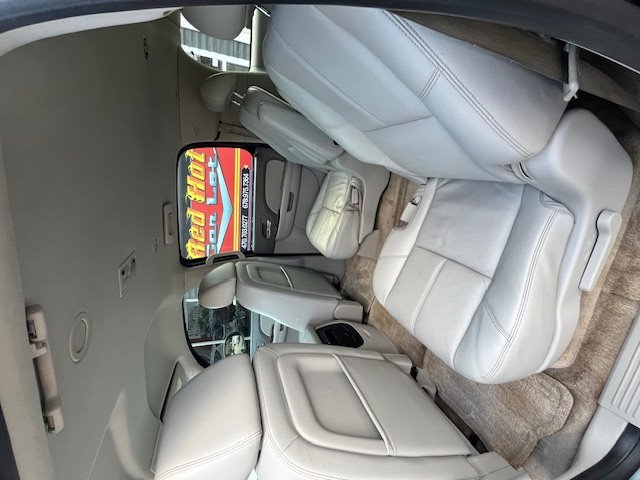 2009 GMC Yukon XL SLT 1500 photo