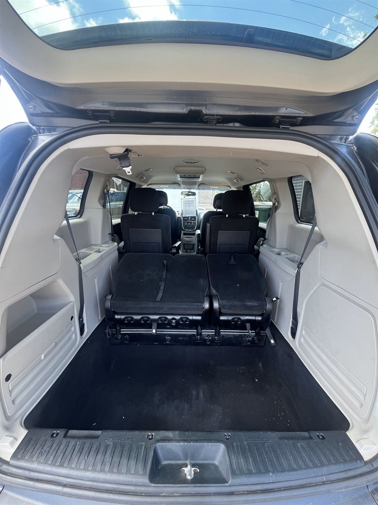 2014 Dodge Grand Caravan SE photo