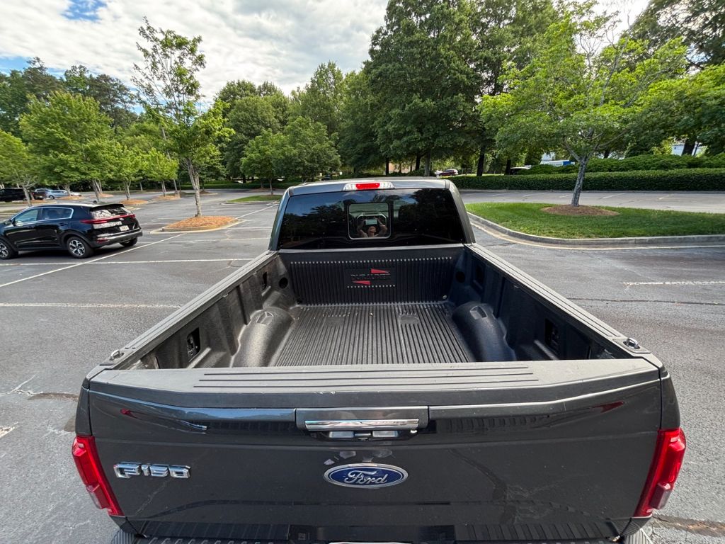 2016 Ford F150 Lariat photo
