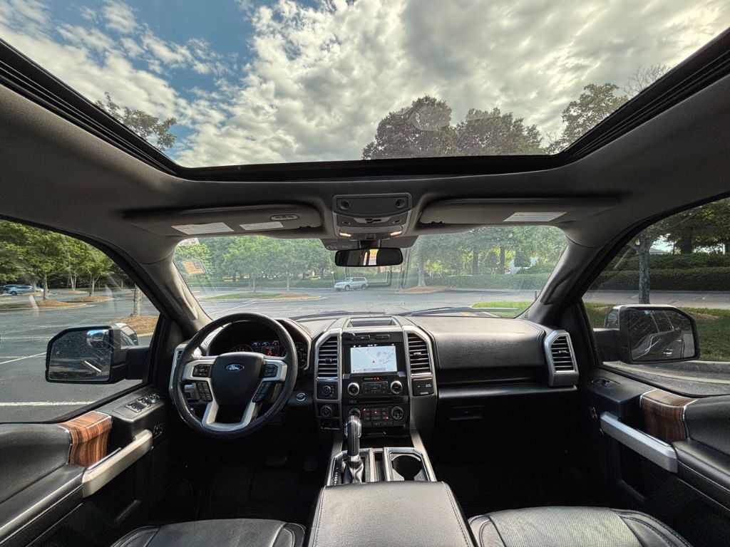 2016 Ford F150 Lariat photo