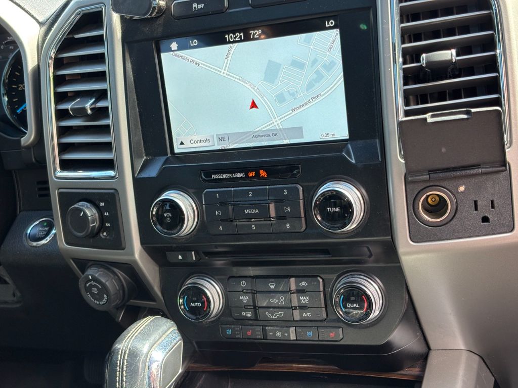 2016 Ford F150 Lariat photo