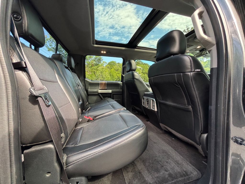 2016 Ford F150 Lariat photo
